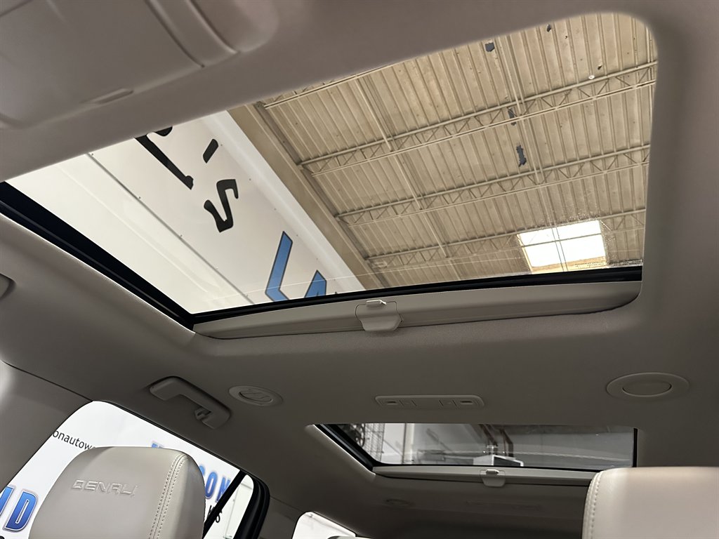 2019 GMC Acadia Denali photo