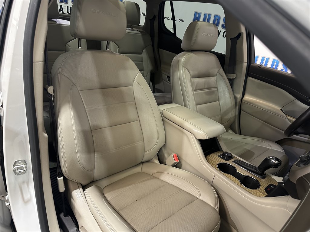 2019 GMC Acadia Denali photo