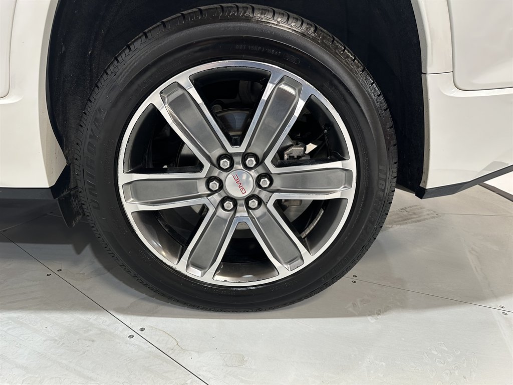 2019 GMC Acadia Denali photo