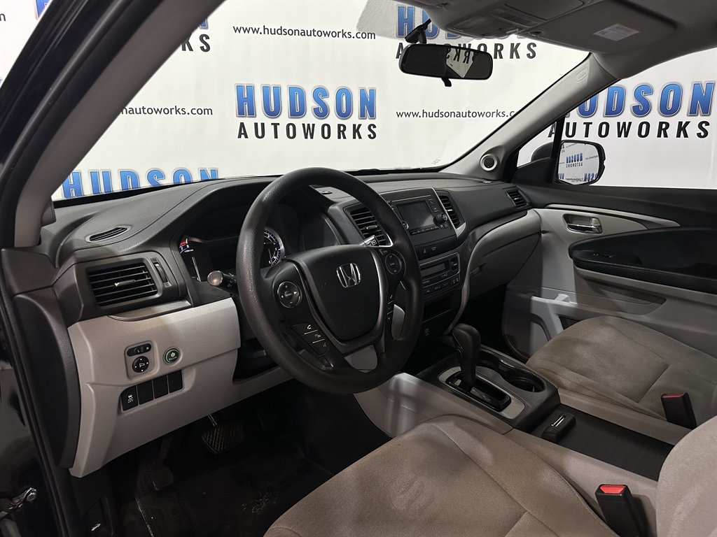 2016 Honda Pilot LX photo