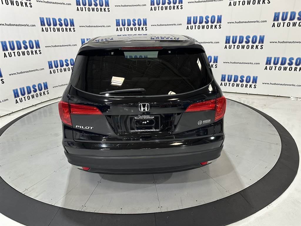 2016 Honda Pilot LX photo