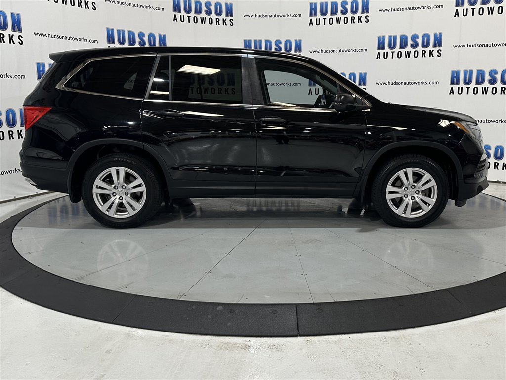 2016 Honda Pilot LX photo