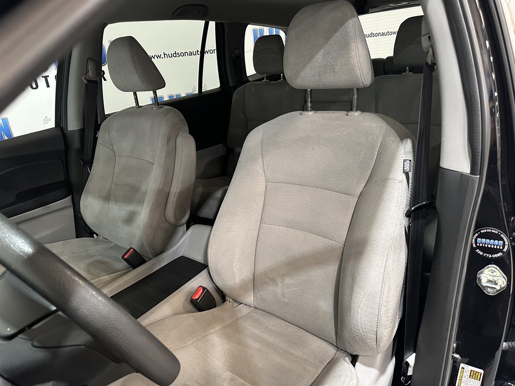 2016 Honda Pilot LX photo