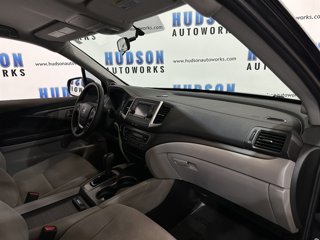 2016 Honda Pilot LX photo