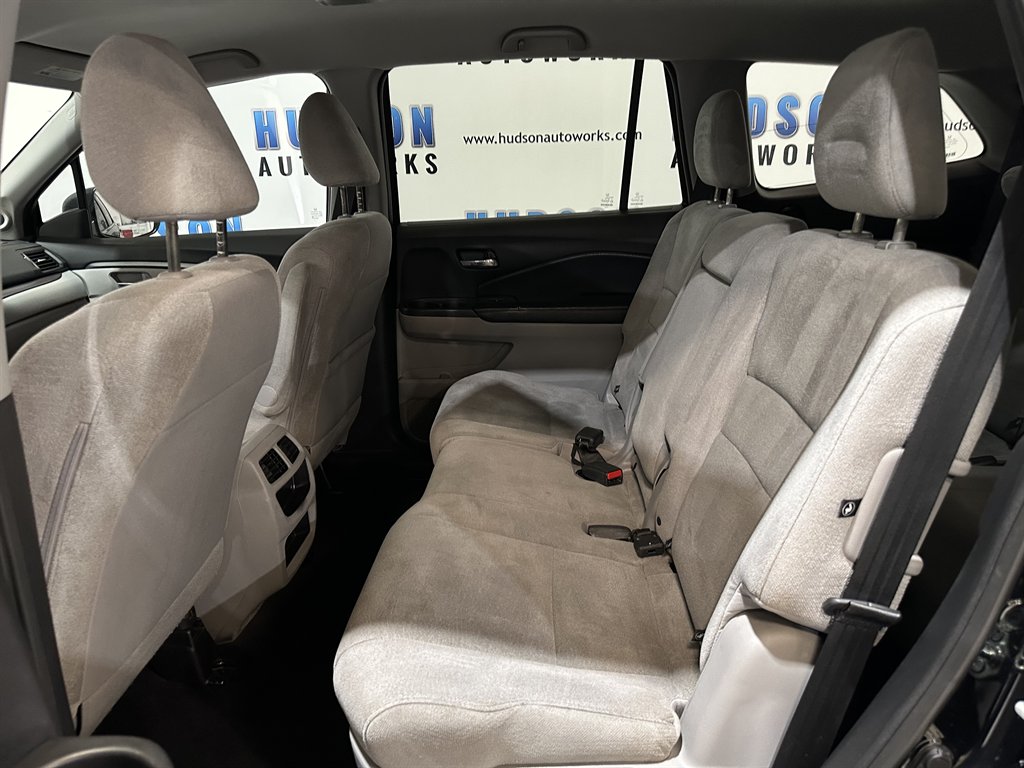 2016 Honda Pilot LX photo