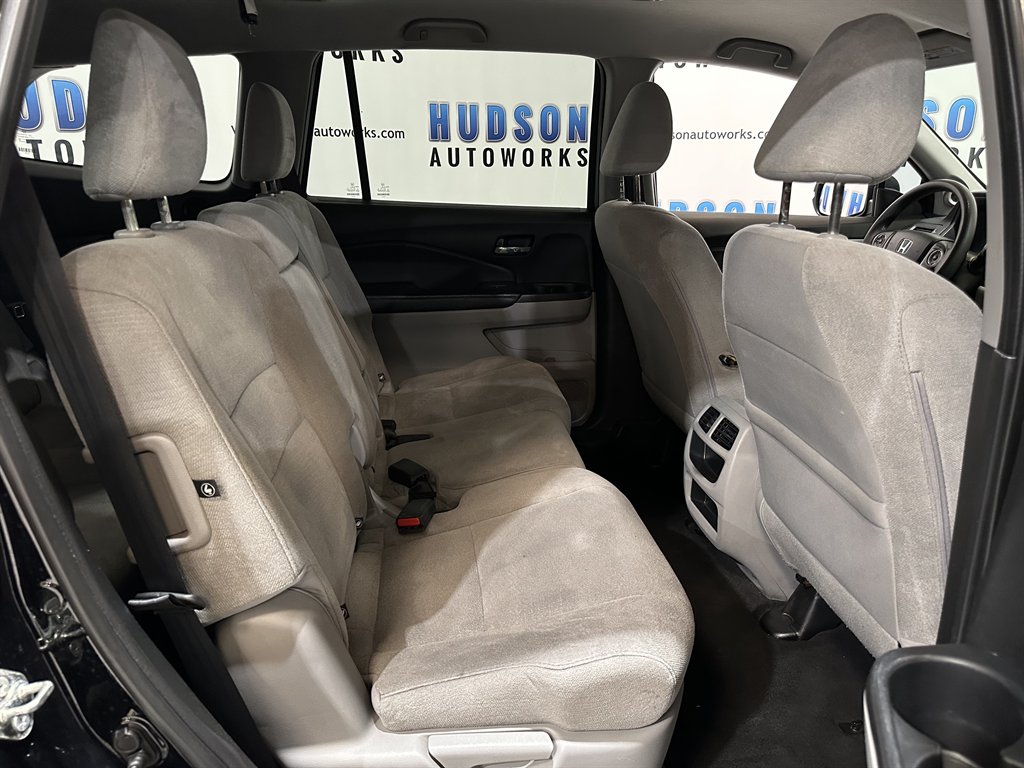 2016 Honda Pilot LX photo