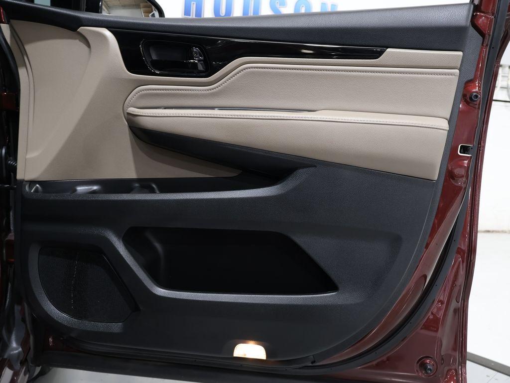 2019 Honda Odyssey - $31,100