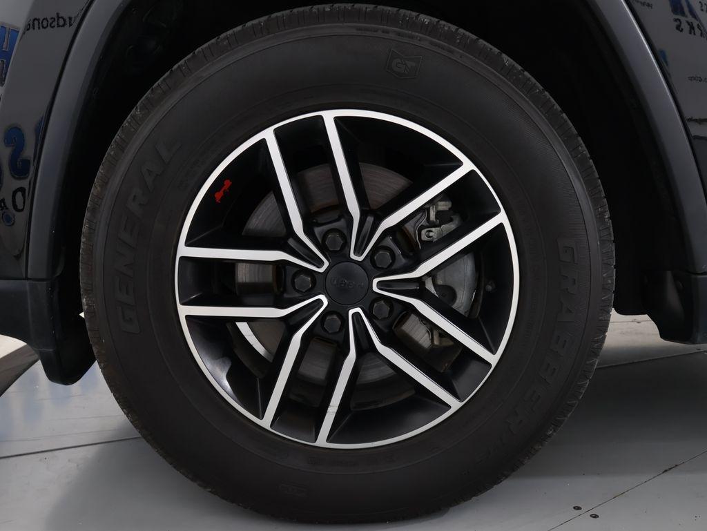 2019 Jeep Cherokee - $25,900