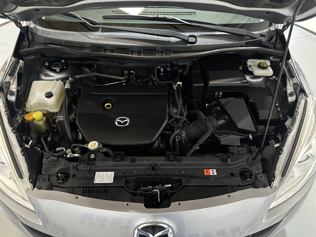 2015 Mazda Mazda5 Sport photo