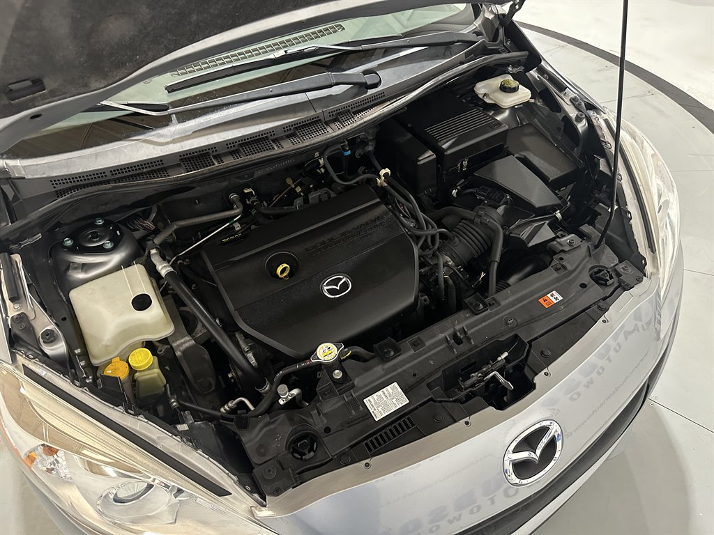 2015 Mazda Mazda5 Sport photo