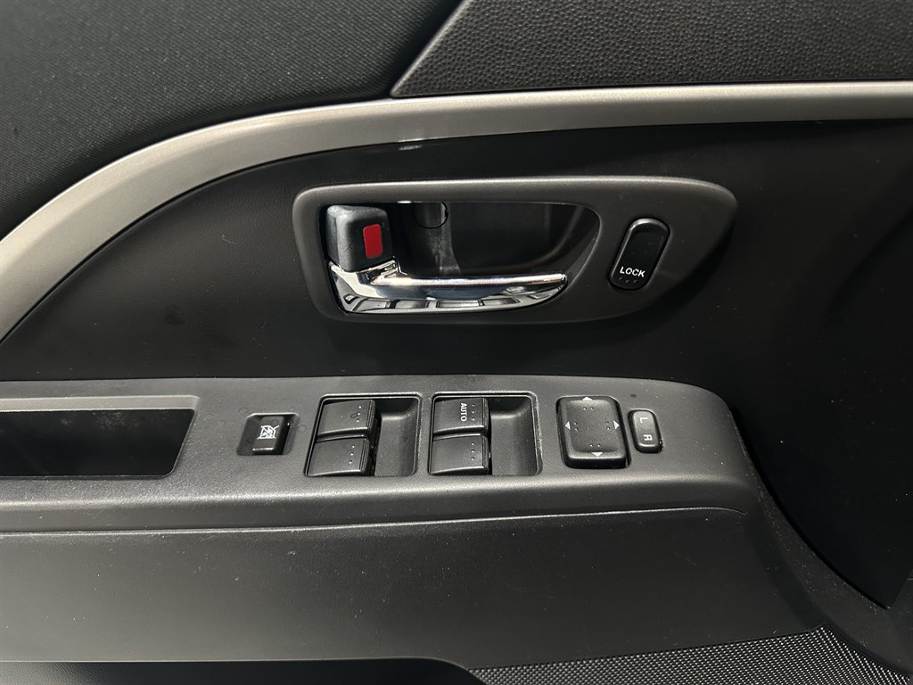 2015 Mazda Mazda5 Sport photo
