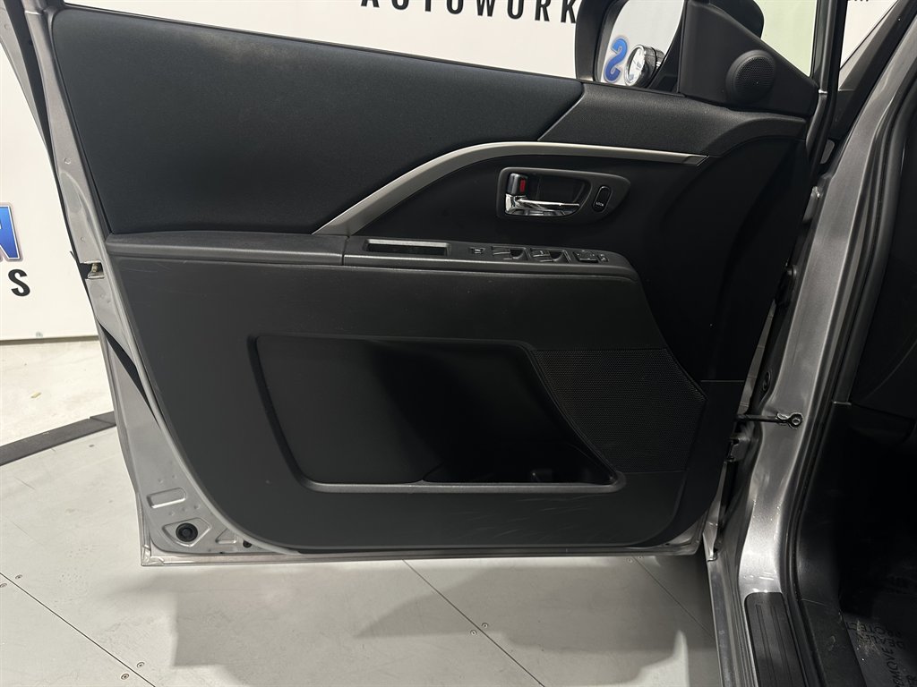 2015 Mazda Mazda5 Sport photo
