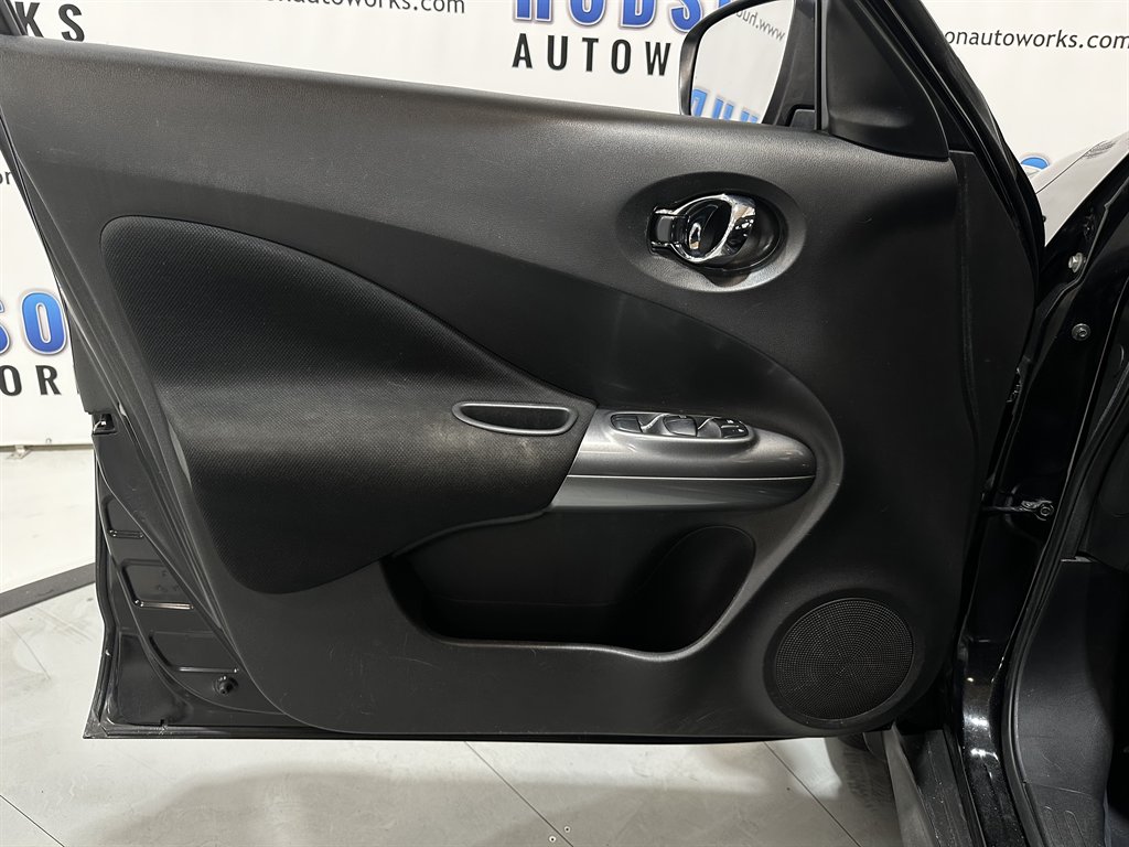 2015 Nissan JUKE S photo