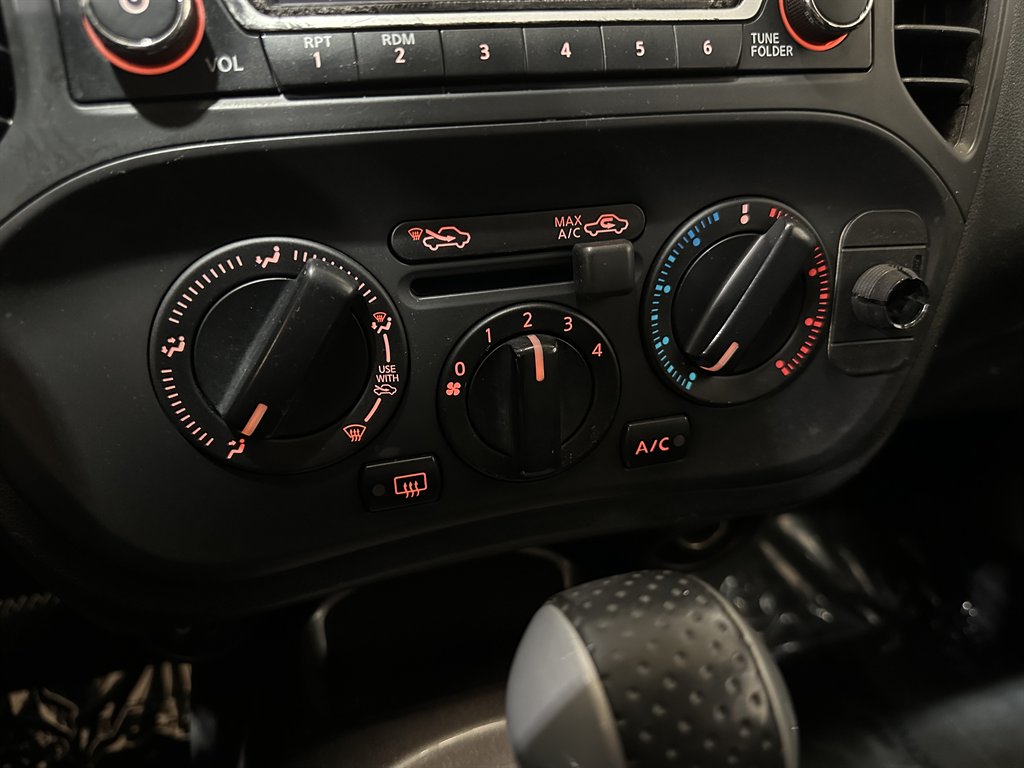 2015 Nissan JUKE S photo