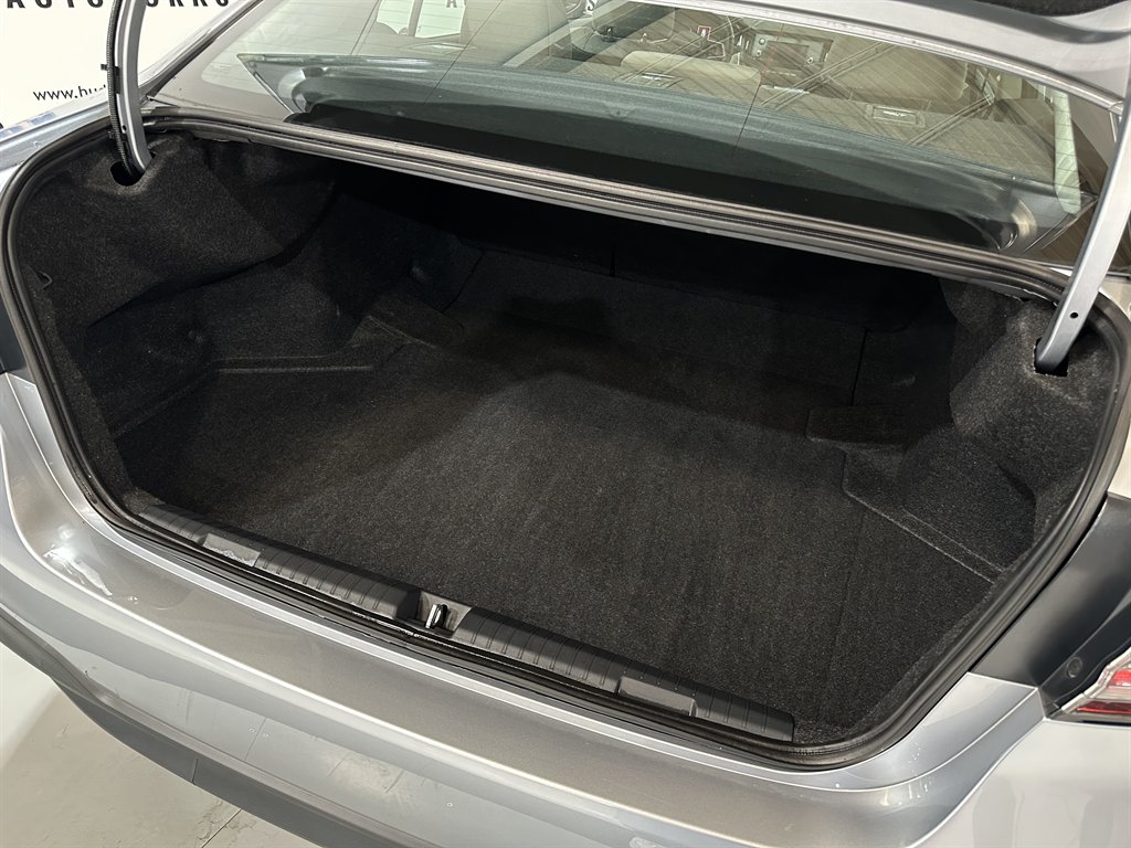 2020 Subaru Legacy photo