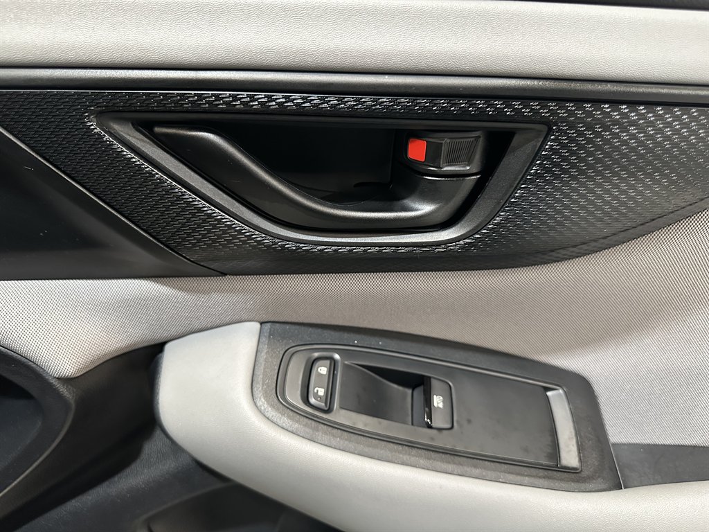 2020 Subaru Legacy photo