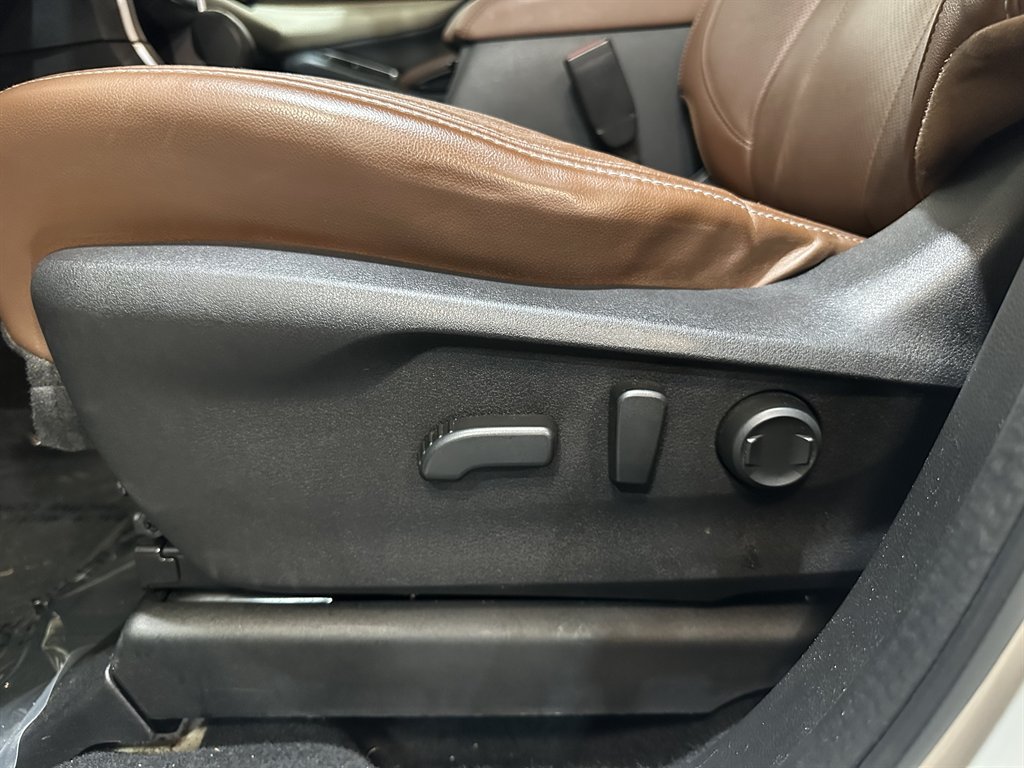2019 Subaru Ascent Touring photo