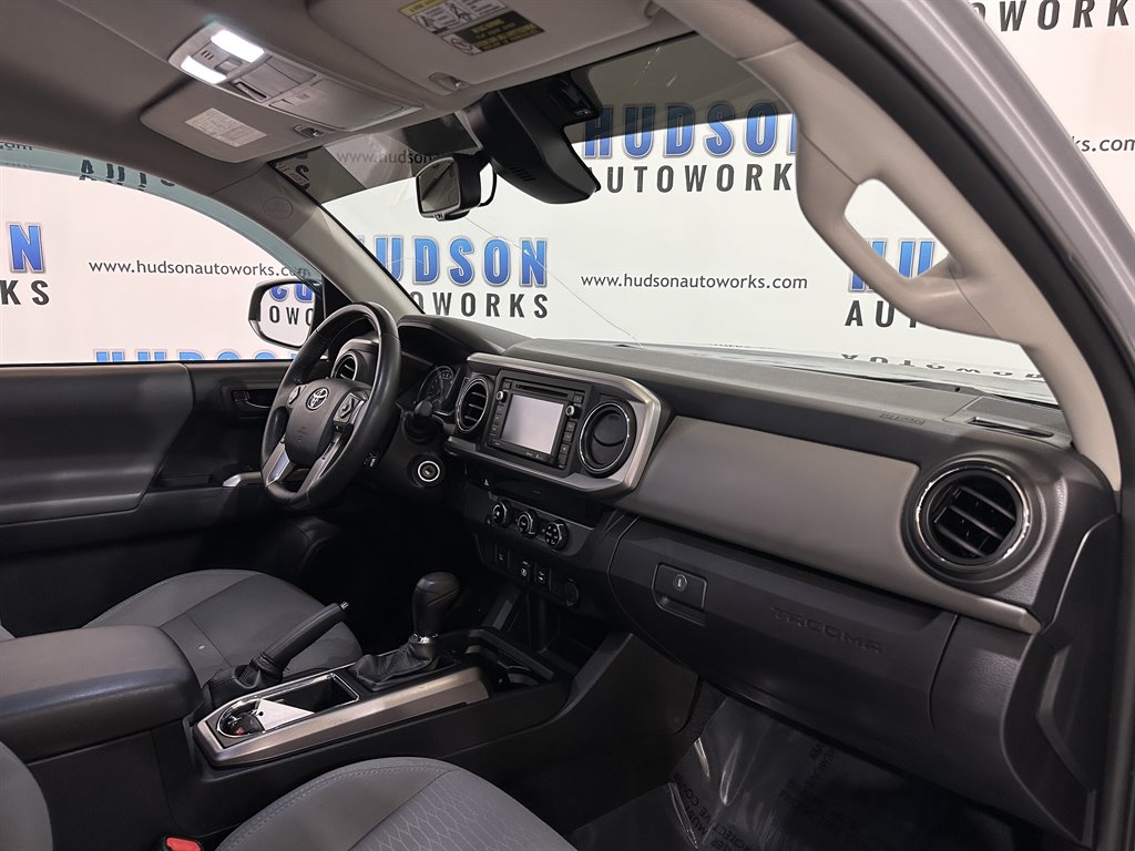 2018 Toyota Tacoma SR5 photo