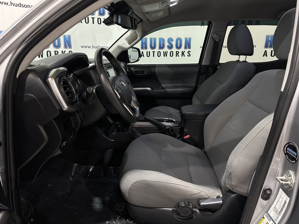 2018 Toyota Tacoma SR5 photo