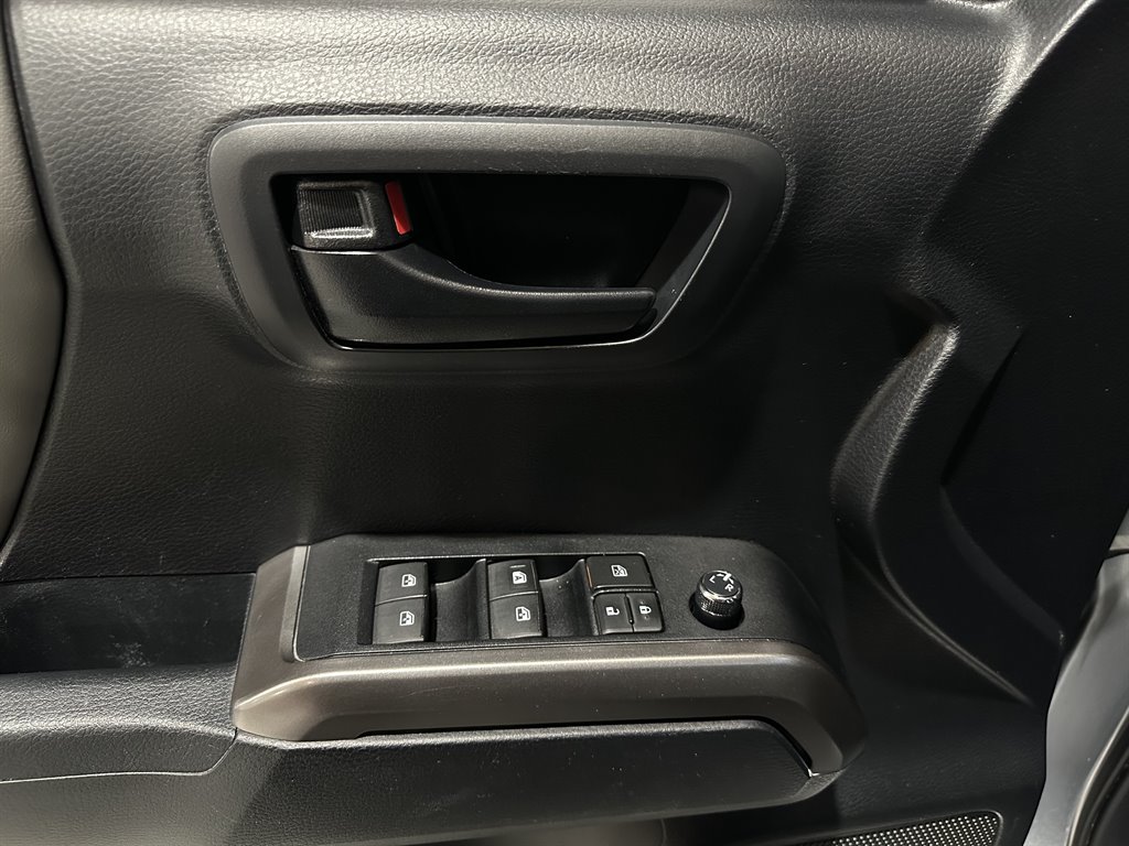 2018 Toyota Tacoma SR5 photo