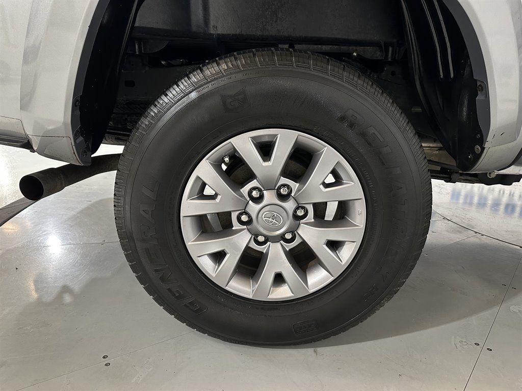 2018 Toyota Tacoma SR5 photo