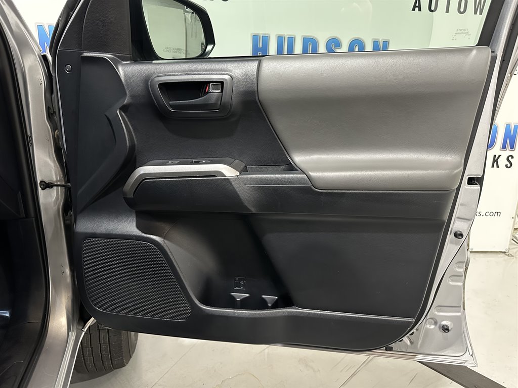 2018 Toyota Tacoma SR5 photo