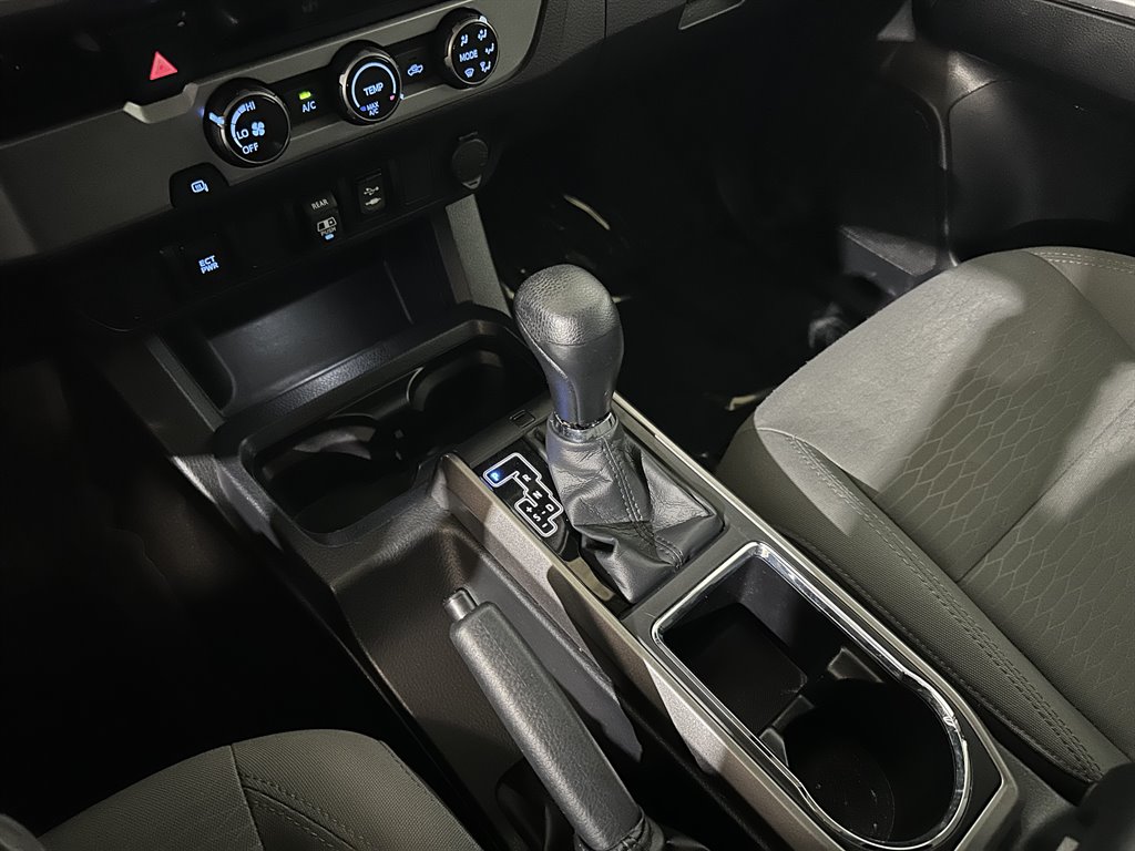 2018 Toyota Tacoma SR5 photo