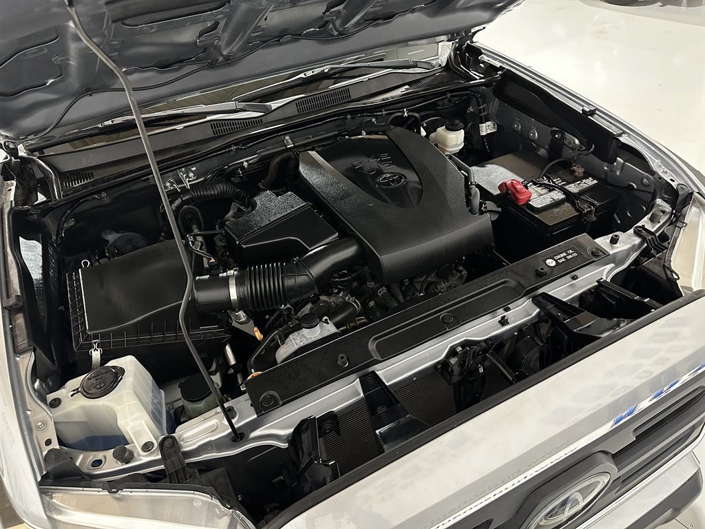 2018 Toyota Tacoma SR5 photo