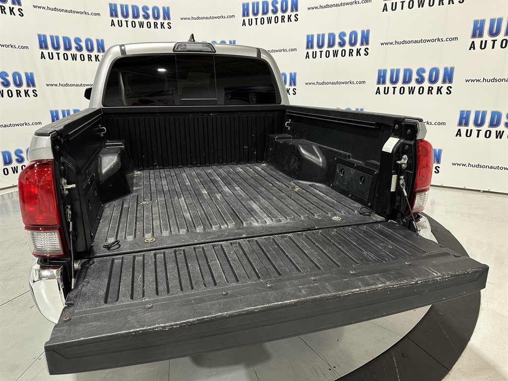 2018 Toyota Tacoma SR5 photo