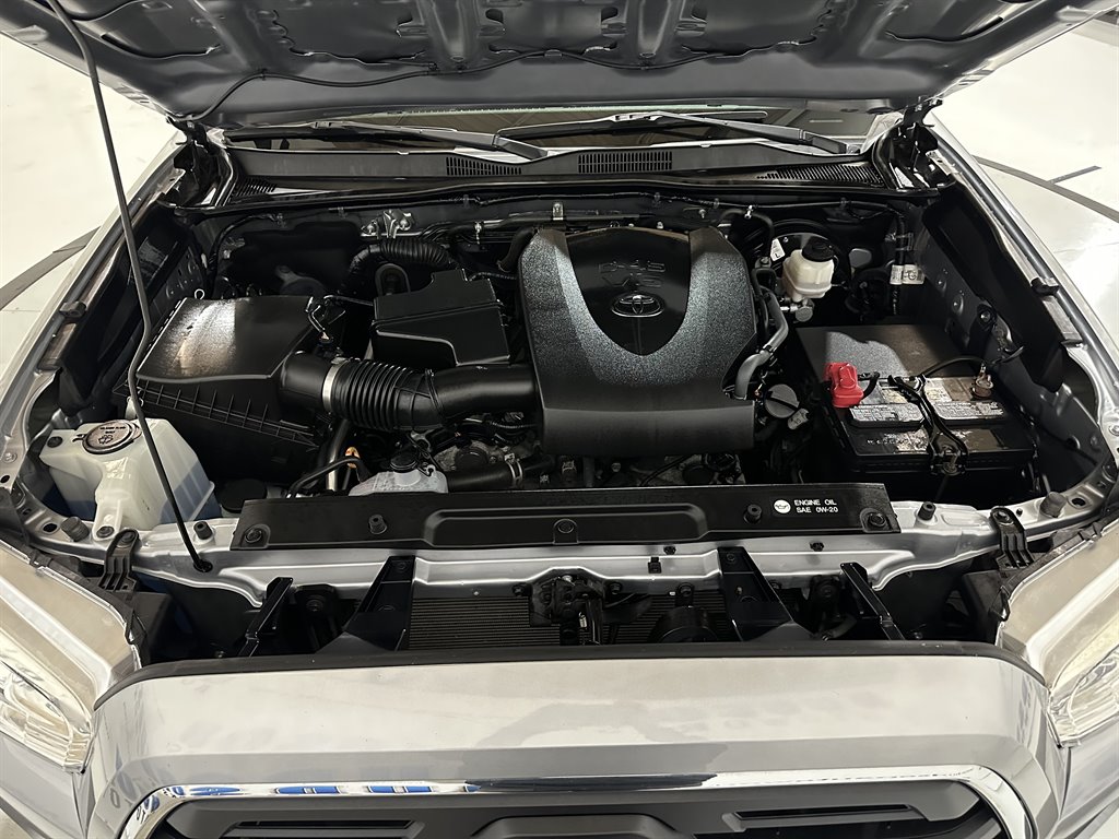 2018 Toyota Tacoma SR5 photo