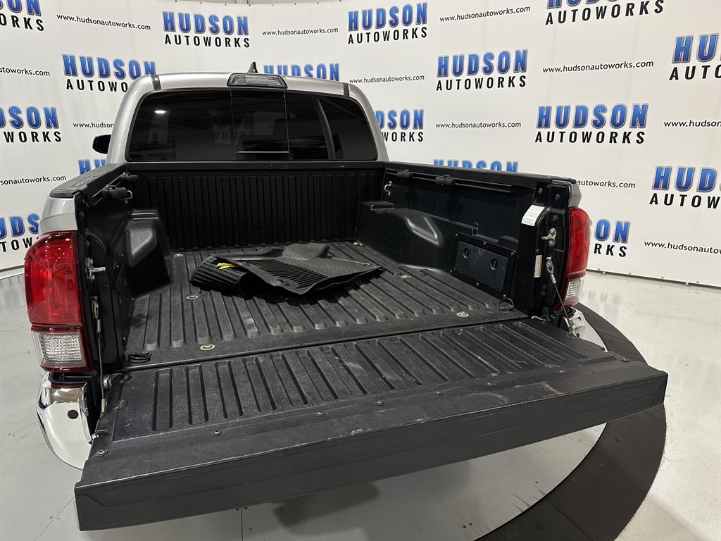 2018 Toyota Tacoma SR5 photo
