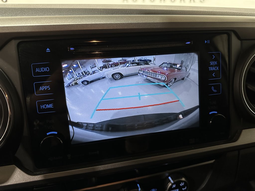 2018 Toyota Tacoma SR5 photo