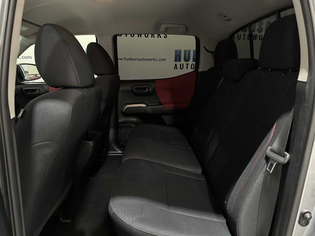 2018 Toyota Tacoma SR5 photo