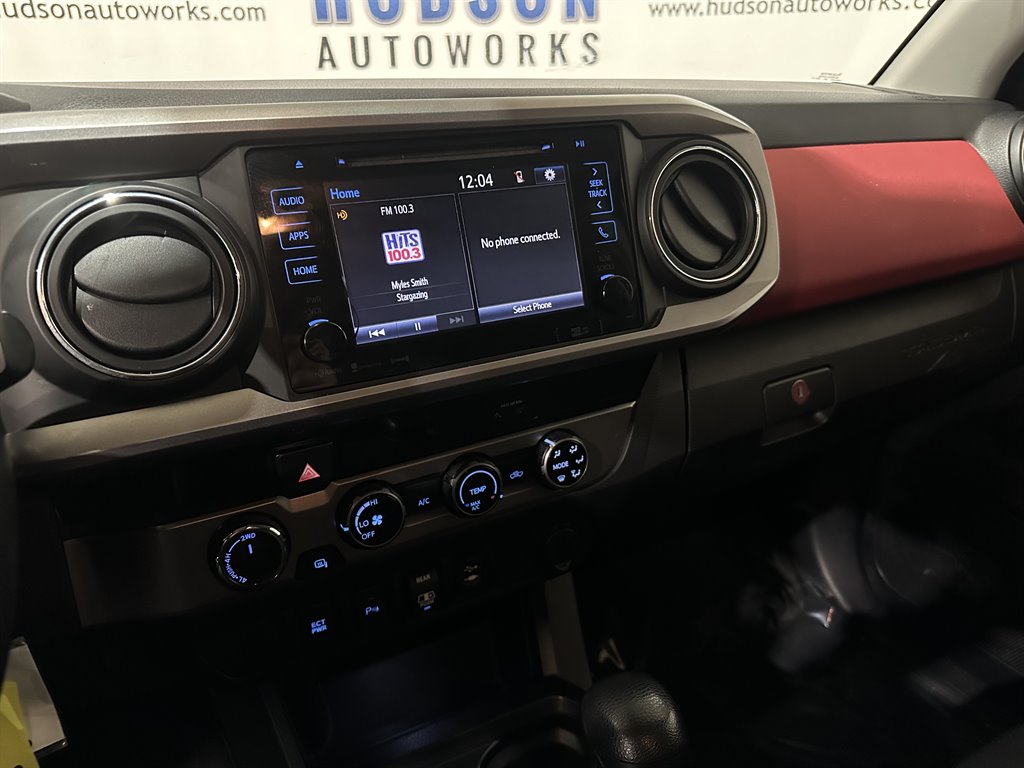 2018 Toyota Tacoma SR5 photo
