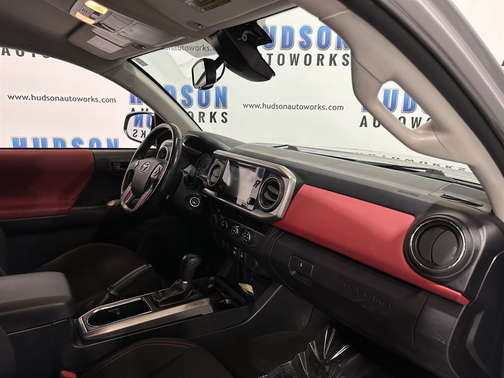 2018 Toyota Tacoma SR5 photo