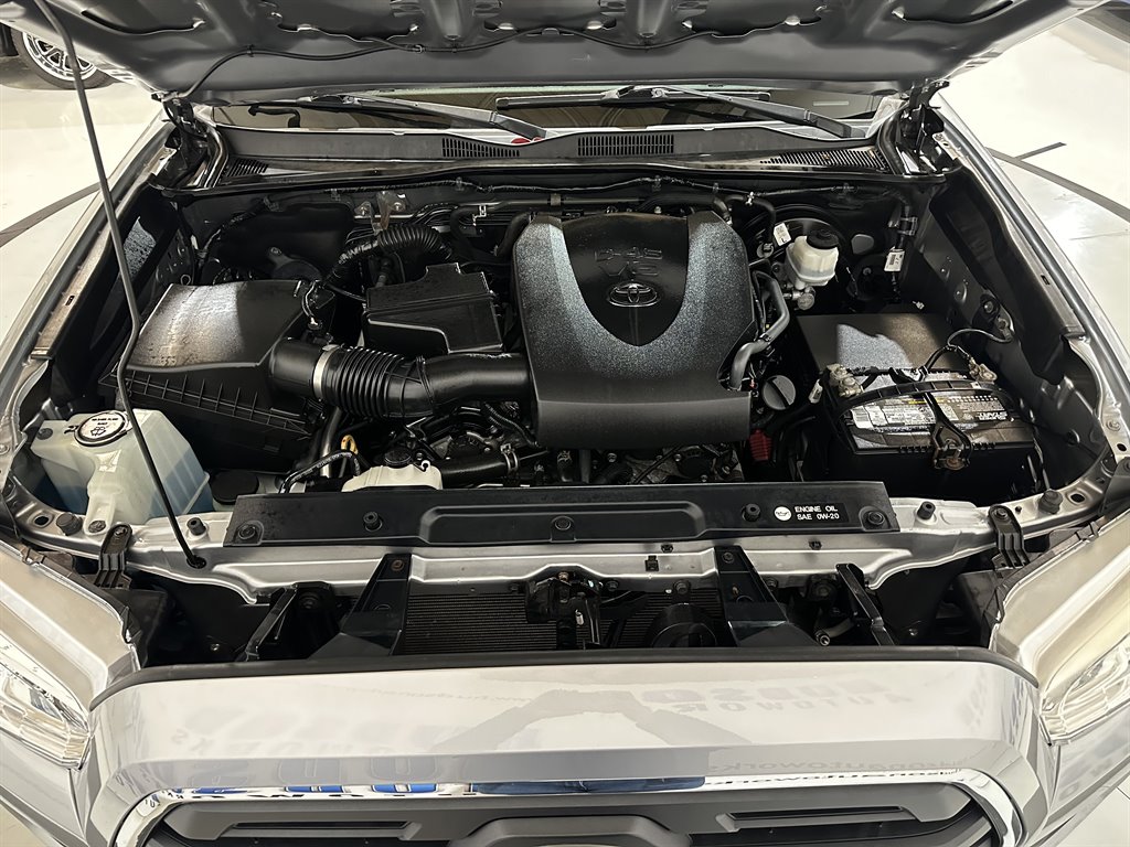 2018 Toyota Tacoma SR5 photo