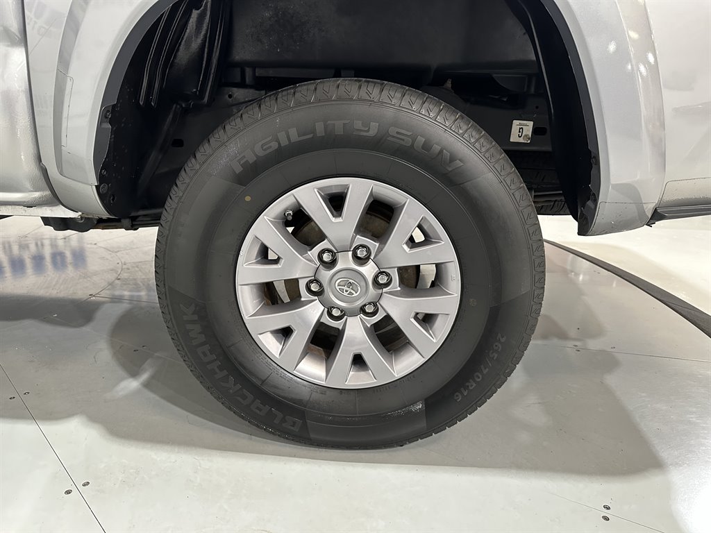 2018 Toyota Tacoma SR5 photo