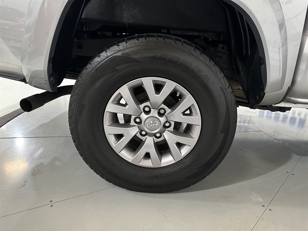 2018 Toyota Tacoma SR5 photo