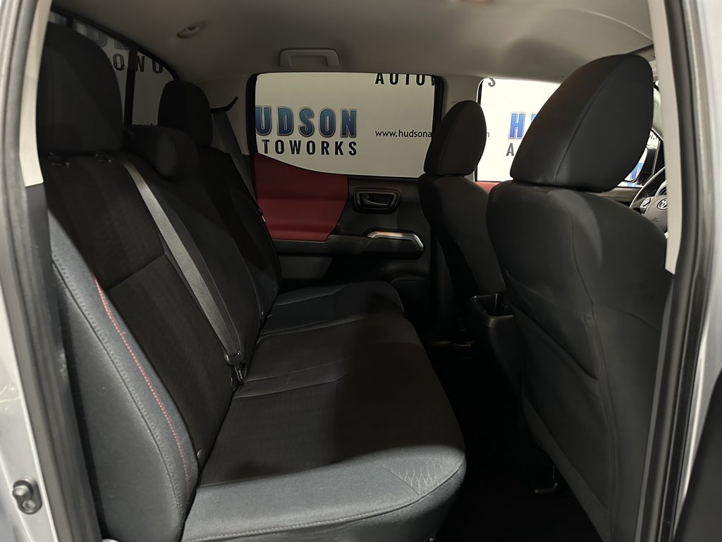 2018 Toyota Tacoma SR5 photo