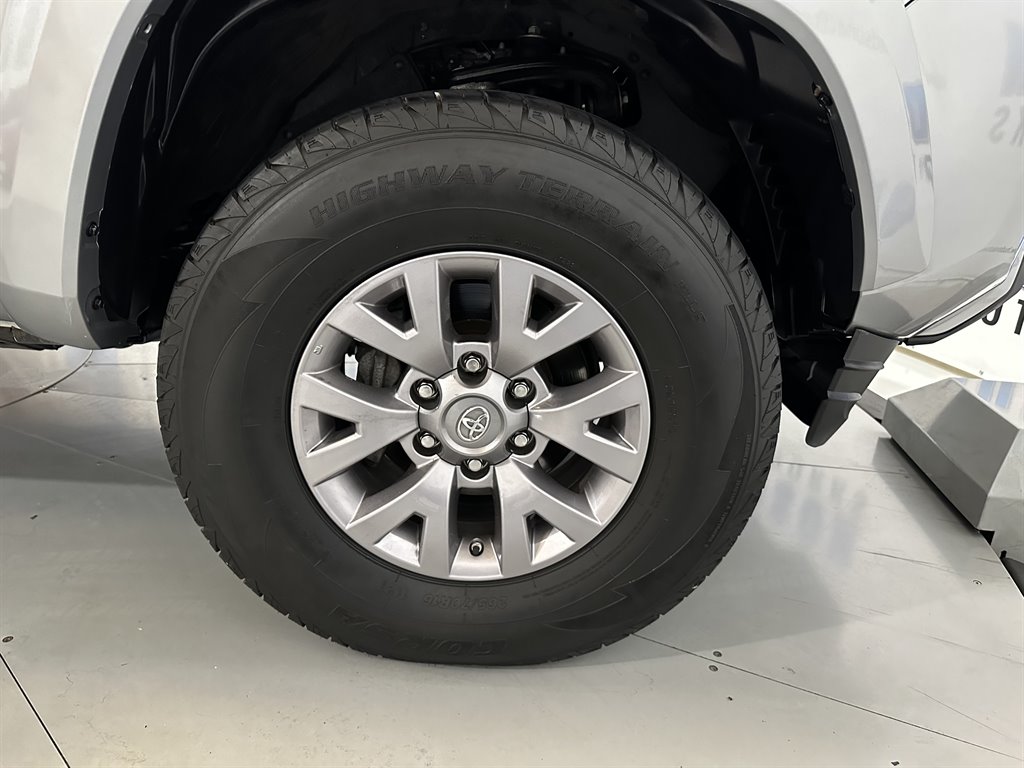 2018 Toyota Tacoma SR5 photo