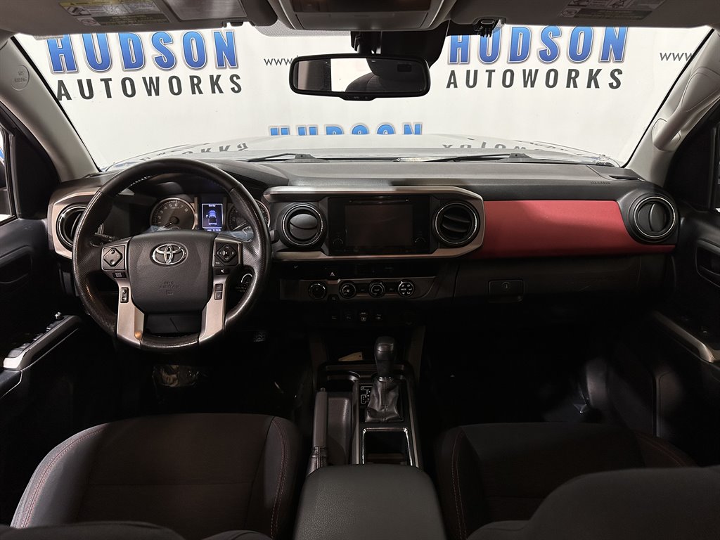 2018 Toyota Tacoma SR5 photo