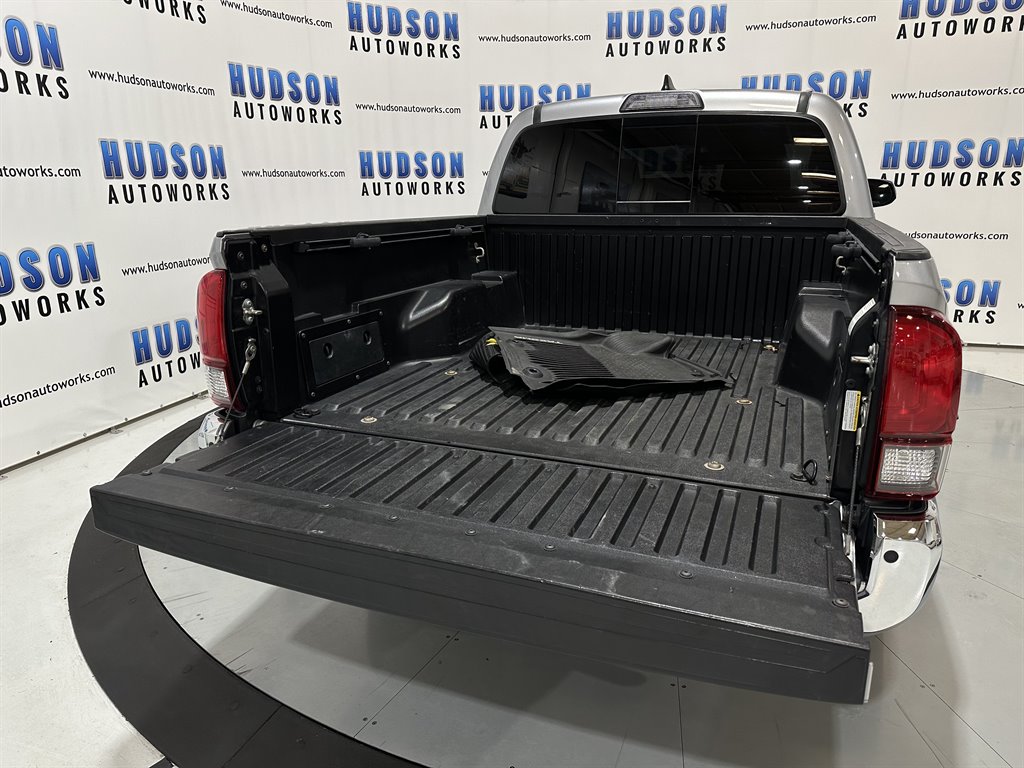 2018 Toyota Tacoma SR5 photo