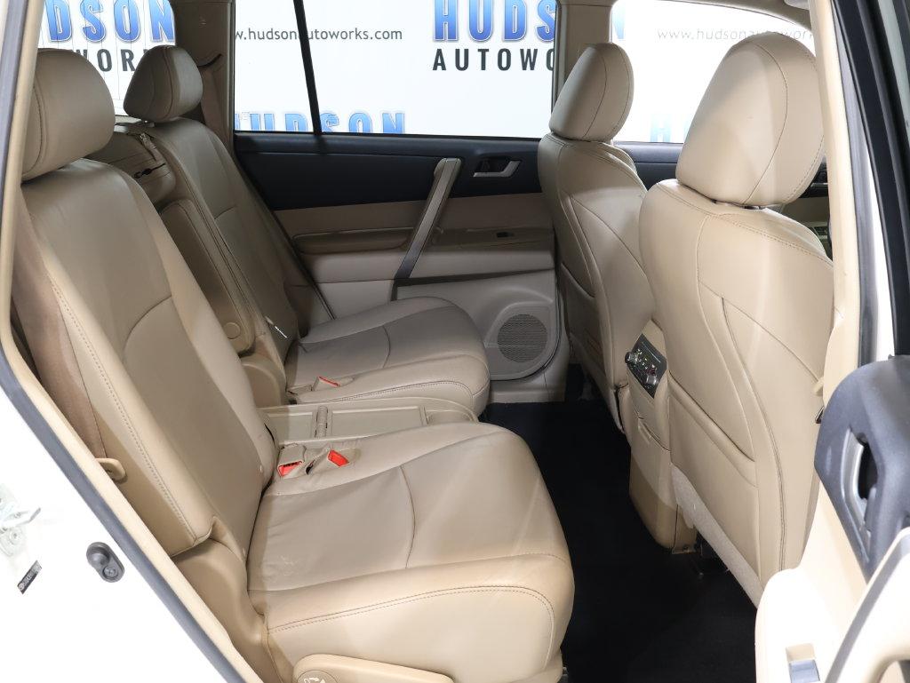 2013 Toyota Highlander - $13,500