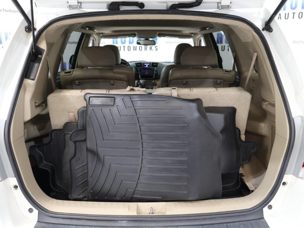 2013 Toyota Highlander - $13,500