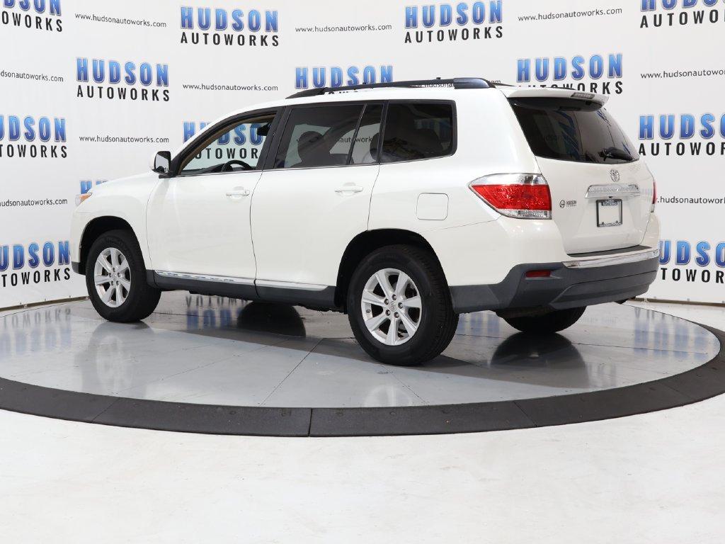2013 Toyota Highlander - $13,500