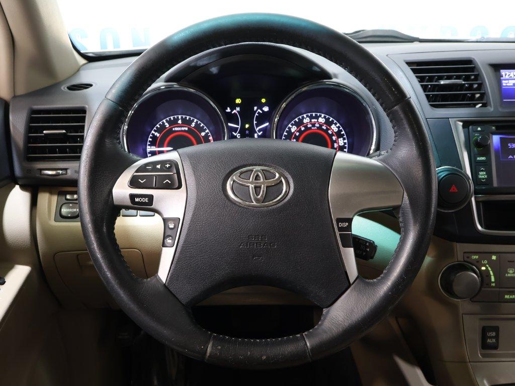 2013 Toyota Highlander - $13,500