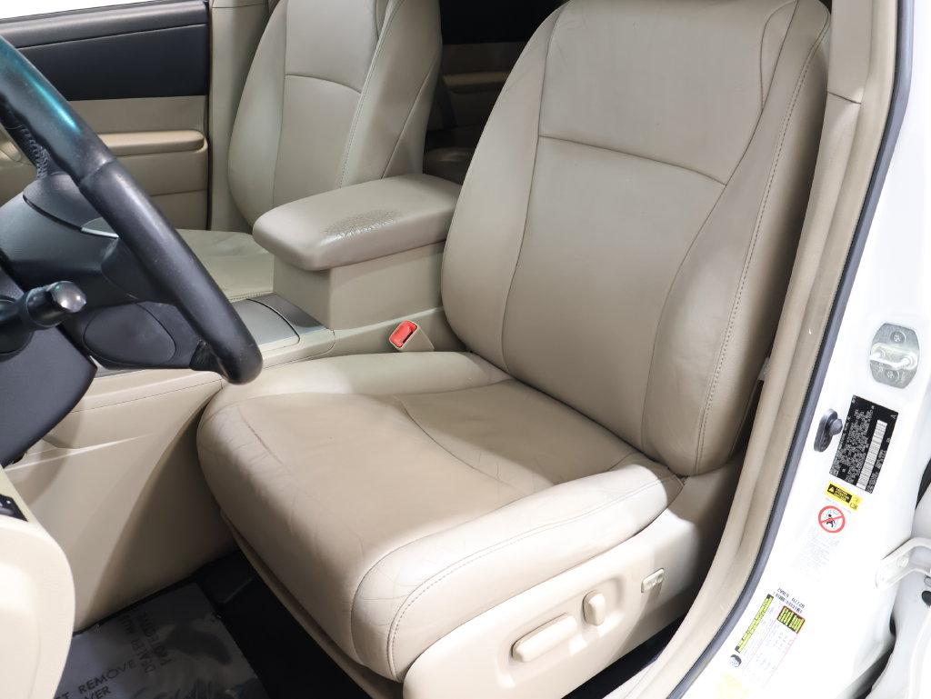 2013 Toyota Highlander - $13,500