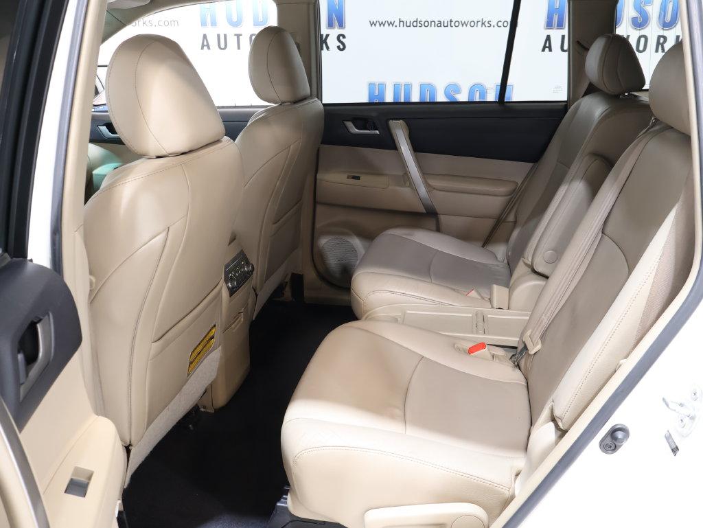 2013 Toyota Highlander - $13,500