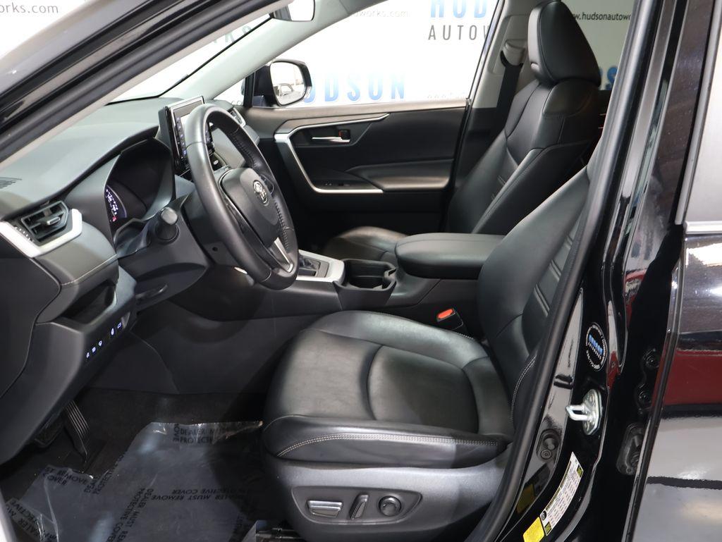 2020 Toyota RAV4 - $23,575