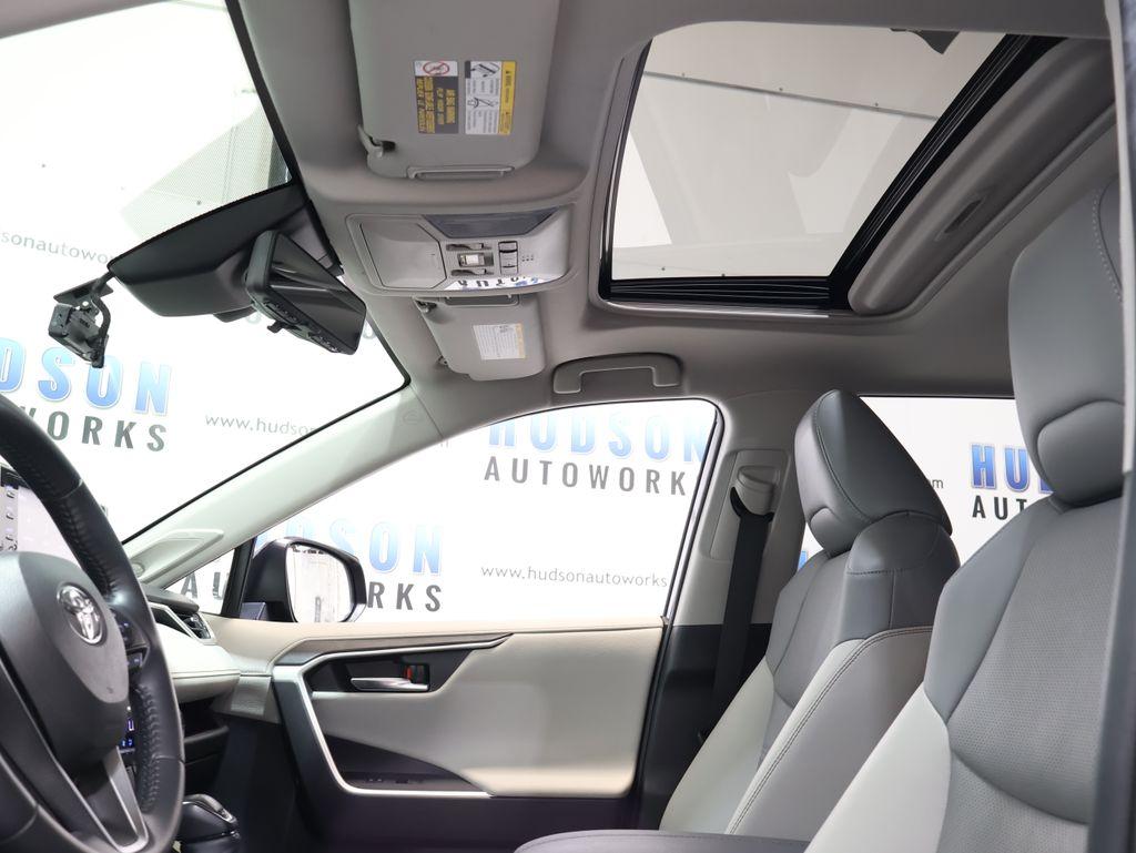 2019 Toyota RAV4 - $27,100